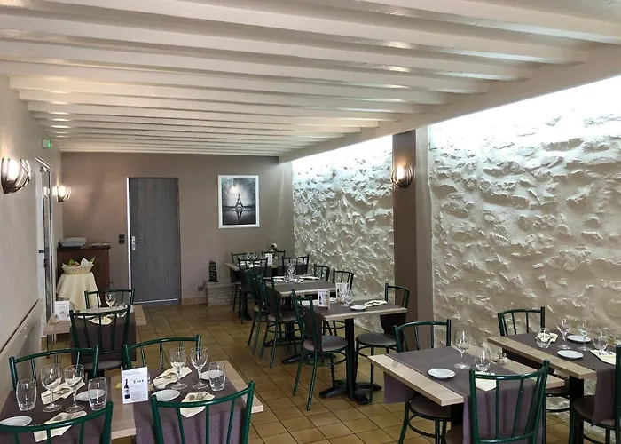 Hotel Le Relais D'etagnac 2*